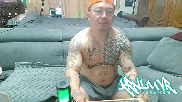 Snapshot of fxckuno chatting on April 9, 4:23 am fxckuno online show from April 9, 4:23 am