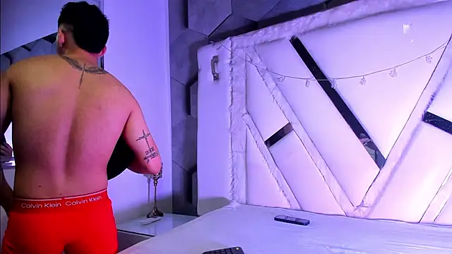 Snapshot of GoldenBoyM chatting on February 6, 3:00 am GoldenBoyM online show from February 6, 3:00 am