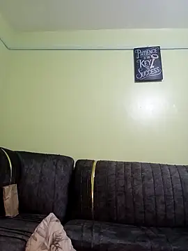 Snapshot of Pelloz chatting on February 19, 9:00 pm Pelloz online show from February 19, 9:00 pm