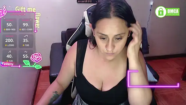 Snapshot of MeliisaRobers chatting on February 21, 9:32 am MeliisaRobers online show from February 21, 9:32 am