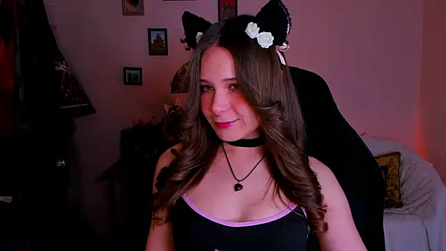 Snapshot of LanaLovely chatting on May 27, 6:32 am LanaLovely online show from May 27, 6:32 am