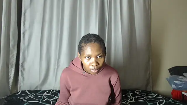 PussyFarrie online show from March 22, 6:06 am