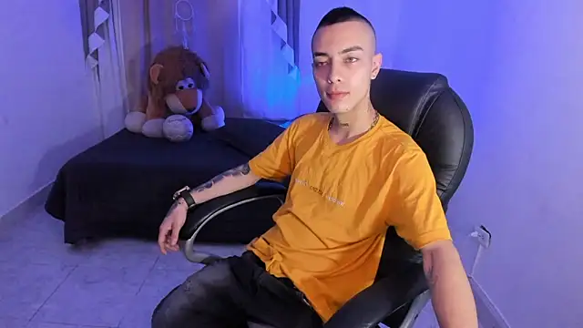 Snapshot of Dereck_Boy_ chatting on February 10, 2:04 am Dereck Boy online show from February 10, 2:04 am