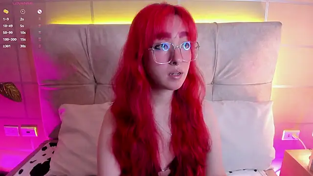 Snapshot of Dakota_kl chatting on February 7, 2:43 pm Dakota kl online show from February 7, 2:43 pm