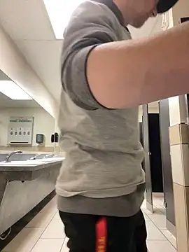 Snapshot of Horus1922 chatting on February 23, 5:43 pm Horus1922 online show from February 23, 5:43 pm