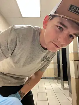 Snapshot of Horus1922 chatting on February 25, 5:33 pm Horus1922 online show from February 25, 5:33 pm