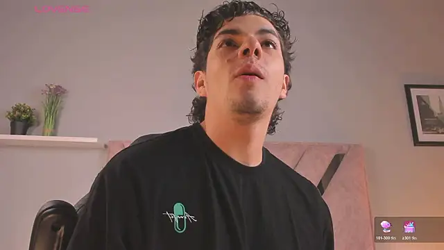 Snapshot of Axel_Creed chatting on February 16, 1:07 pm Axel Creed online show from February 16, 1:07 pm