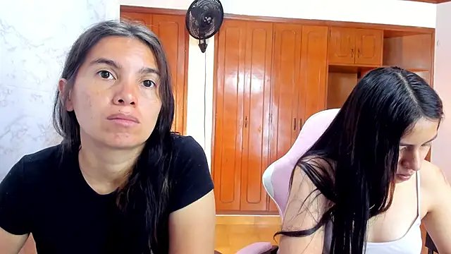 Emily and Soffy online show from March 3, 12:00 pm