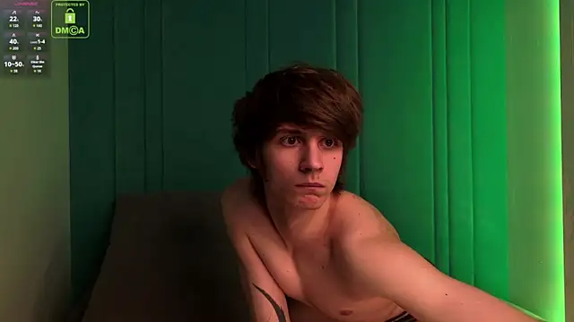 Snapshot of HoogWilder chatting on February 13, 8:27 pm HoogWilder online show from February 13, 8:27 pm