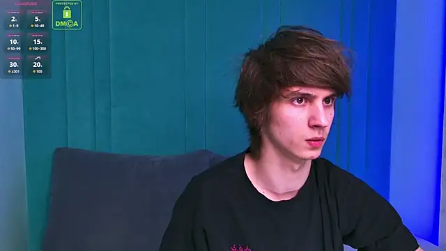 Snapshot of HoogWilder chatting on March 3, 8:15 pm HoogWilder online show from March 3, 8:15 pm