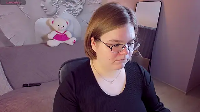 Snapshot of MaryFloree chatting on February 11, 3:22 am MaryFloree online show from February 11, 3:22 am