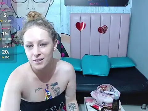 Snapshot of candywalthonrs707 chatting on February 17, 5:52 pm candywalthonrs707 online show from February 17, 5:52 pm