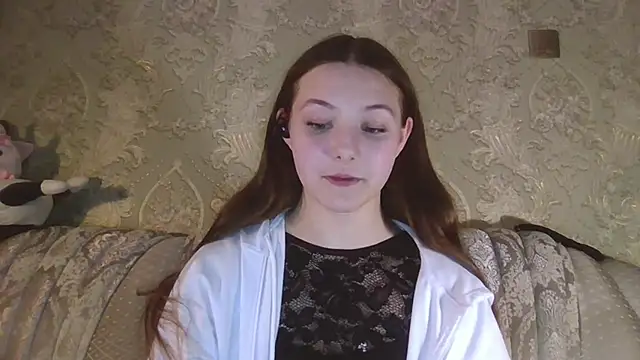 Snapshot of YuniNeko chatting on February 4, 7:09 pm YuniNeko online show from February 4, 7:09 pm