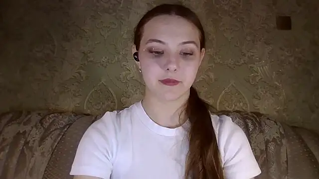 Snapshot of YuniNeko chatting on February 14, 5:10 pm YuniNeko online show from February 14, 5:10 pm