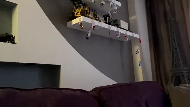 JeneeEady online show from February 8, 8:07 am