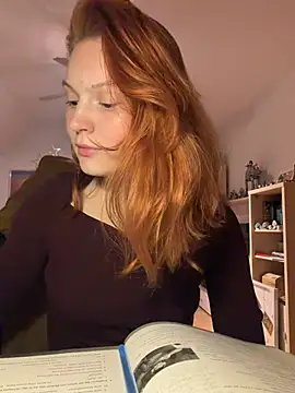 Snapshot of mad_girlygirl chatting on February 4, 7:20 pm mad girlygirl online show from February 4, 7:20 pm