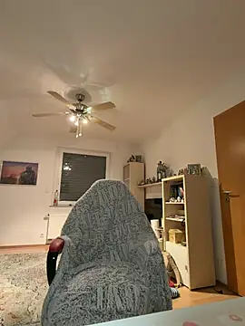 Snapshot of mad_girlygirl chatting on February 15, 8:27 pm mad girlygirl online show from February 15, 8:27 pm