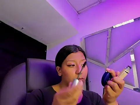 Vaneline2 online show from March 7, 8:39 pm