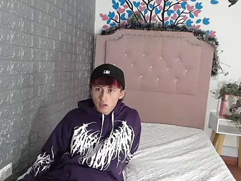 Snapshot of Damian20261 chatting on February 17, 5:08 pm Damian20261 online show from February 17, 5:08 pm