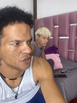 Snapshot of MaxyRyan chatting on February 18, 1:07 pm MaxyRyan online show from February 18, 1:07 pm