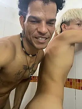 Snapshot of MaxyRyan chatting on March 1, 7:05 pm MaxyRyan online show from March 1, 7:05 pm