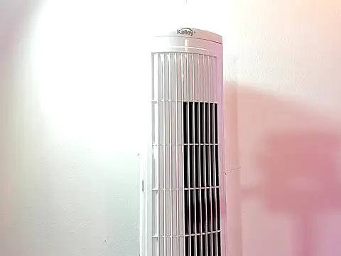 Snapshot of Snover_hot2006 chatting on March 2, 2:25 am Snover hot2006 online show from March 2, 2:25 am