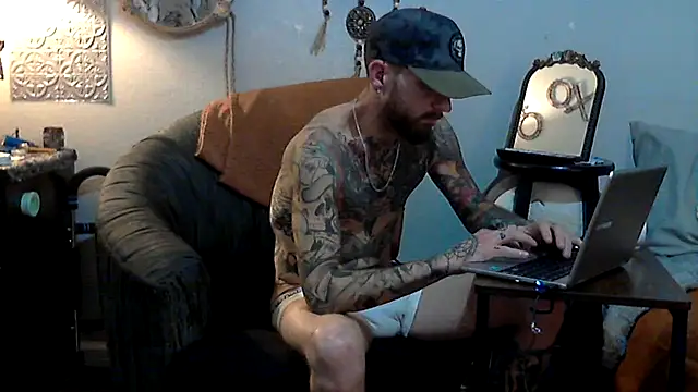 Snapshot of F_D_R_ chatting on February 19, 6:42 am F D R online show from February 19, 6:42 am