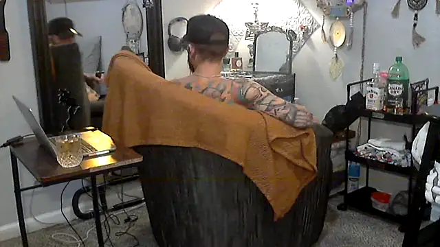 Snapshot of F_D_R_ chatting on February 24, 5:49 am F D R online show from February 24, 5:49 am