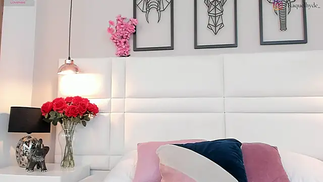 Snapshot of RaquelHyde_ chatting on July 11, 7:27 pm RaquelHyde online show from July 11, 7:27 pm
