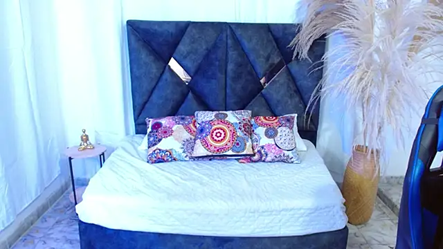 Snapshot of nikoo_18 chatting on February 9, 1:26 pm nikoo 18 online show from February 9, 1:26 pm