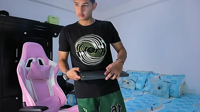 Snapshot of Adrian_Prime_ chatting on February 20, 6:52 pm Adrian Prime online show from February 20, 6:52 pm