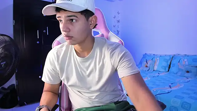 Snapshot of Adrian_Prime_ chatting on February 25, 8:07 pm Adrian Prime online show from February 25, 8:07 pm