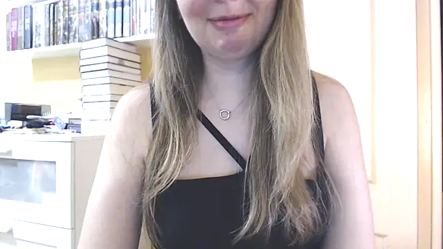 Snapshot of Tasiya chatting on February 23, 8:06 pm Tasiya online show from February 23, 8:06 pm