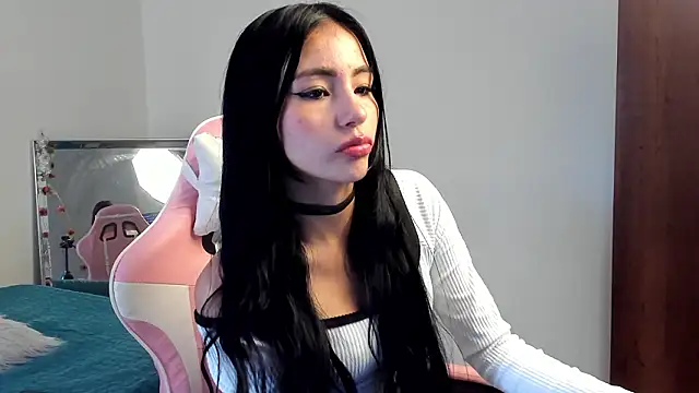 Chloe Miller 2 online show from March 10, 7:19 pm