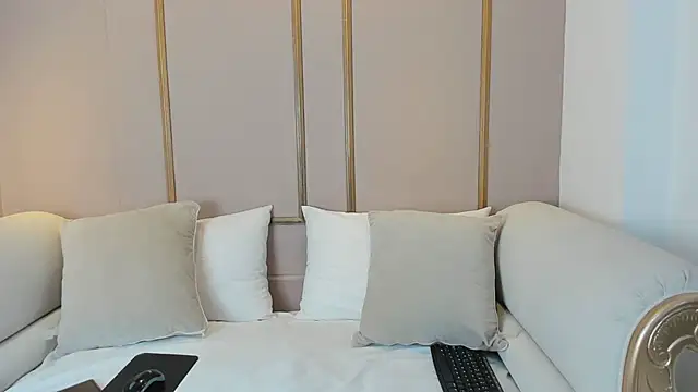 Snapshot of LisaLain chatting on February 28, 12:17 pm LisaLain online show from February 28, 12:17 pm