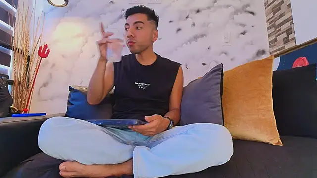 Max Hornye online show from March 20, 6:57 pm