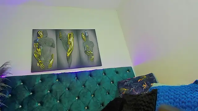 Snapshot of Roxanna_0 chatting on February 24, 11:52 am Roxanna 0 online show from February 24, 11:52 am