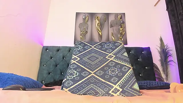 Roxanna 0 online show from April 15, 12:01 pm