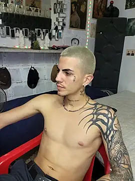 Snapshot of paul-mendezx chatting on February 21, 9:27 pm paul-mendezx online show from February 21, 9:27 pm