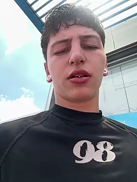 ARON LUXX online show from March 7, 5:43 pm