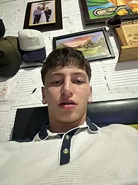 ARON LUXX online show from March 14, 10:59 pm