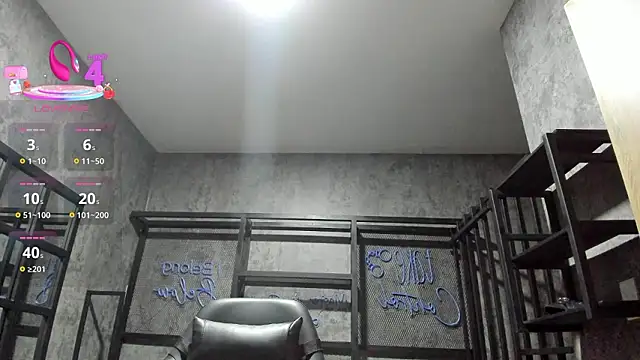 Snapshot of MiistressBlu chatting on February 14, 1:30 pm MiistressBlu online show from February 14, 1:30 pm