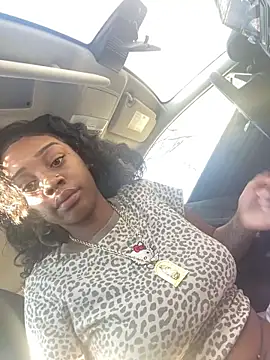 Snapshot of prettybrown9 chatting on February 12, 8:26 pm prettybrown9 online show from February 12, 8:26 pm