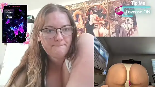 lillythotz online show from April 6, 7:15 pm