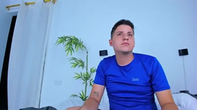 Snapshot of blacke1 chatting on February 20, 2:19 am blacke1 online show from February 20, 2:19 am