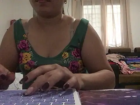 Snapshot of lady_candy85 chatting on February 5, 4:17 am lady candy85 online show from February 5, 4:17 am