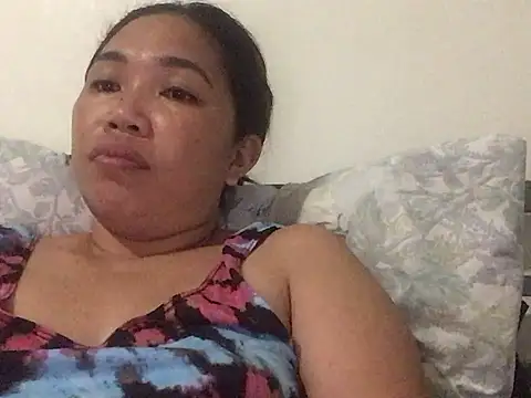 Snapshot of lady_candy85 chatting on February 13, 7:43 pm lady candy85 online show from February 13, 7:43 pm