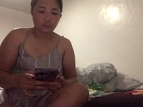 Snapshot of lady_candy85 chatting on February 23, 7:22 pm lady candy85 online show from February 23, 7:22 pm