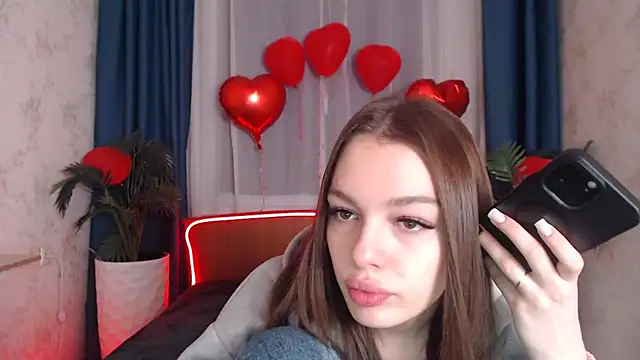 Snapshot of CandyGyrl chatting on February 21, 1:06 am CandyGyrl online show from February 21, 1:06 am