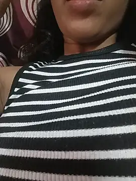 komalsharma99 online show from May 24, 5:34 am
